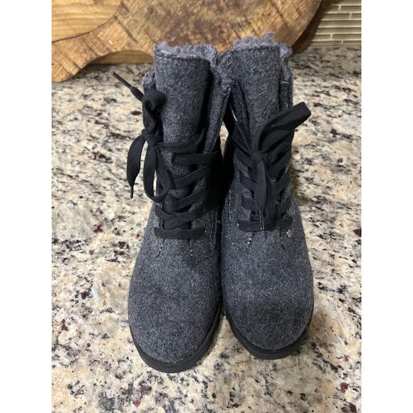 Bearpaw womens size 6 Alyssa gray felted wool pull on wedge heel boots - Picture 2 of 4